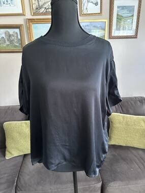Perfect White Tee Women Basic Black Crewneck Short Sleeve Size M Viscose NWOT
